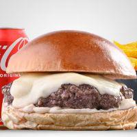 imagem Cheeseburger + Batata Frita - Grátis Refrigerante Lata | Combo