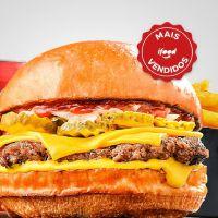 imagem Hambúrguer Quarteiraço + Batata Frita - Grátis Refrigerante Lata | Combo
